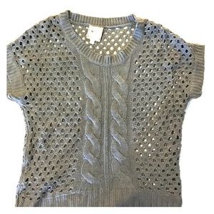 Short sleeve sweater