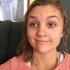 Meet your Posher, Carla