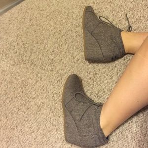 TOMS wedges practically new! Size 5.5
