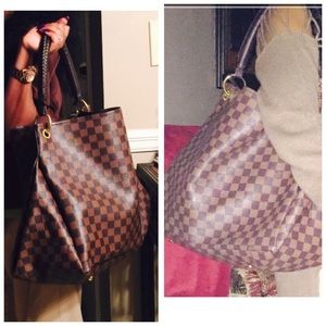 Pre loved handbag carried only a few days