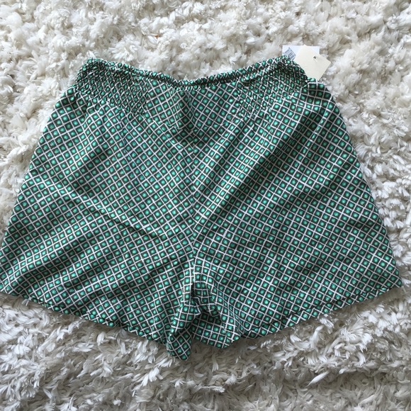 ((SOLD)) {NWT} Two by Vince Camuto Shorts - Picture 2 of 3