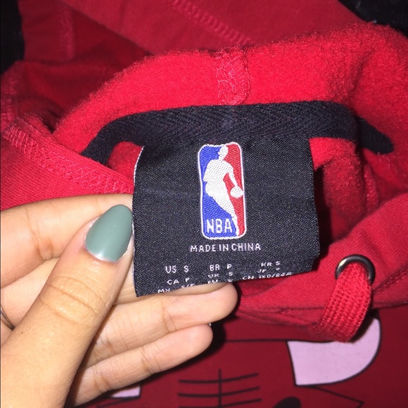 Bulls NBA Hoodie - Picture 3 of 3