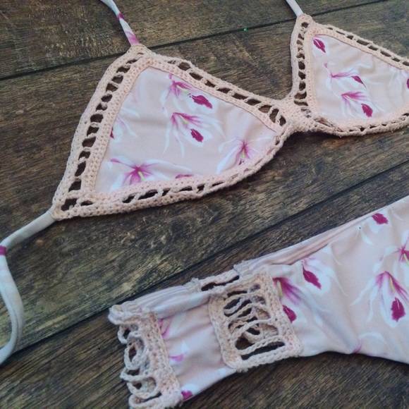 🌸TRADED🌸 Acacia Swimwear Island Orchid Set - Picture 2 of 2