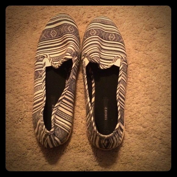 Super cute summer slip ons!