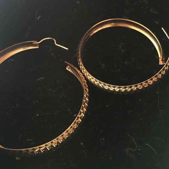18k Gold Hoop Earrings...Christmas Gift!!! - Picture 2 of 4