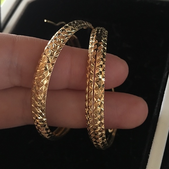 18k Gold Hoop Earrings...Christmas Gift!!! - Picture 4 of 4
