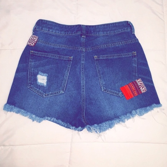 HIGH RISE SHORTS - Picture 2 of 2