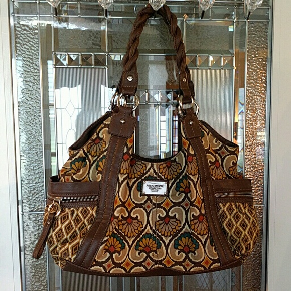 Relic shoulder bag