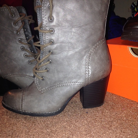Grey boots from spring