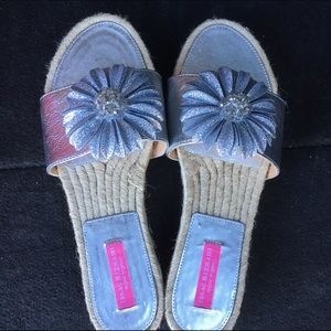 Isaac Mizrahi Magnolia Women Silver Sandals