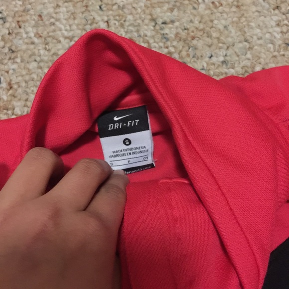 Red Nike Pullover Sweater Zip - Picture 3 of 4