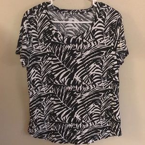 NWOT Old Navy Relaxed Fit T Shirt