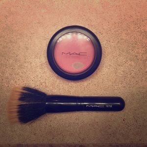 MAC Dame [Satin] Blush