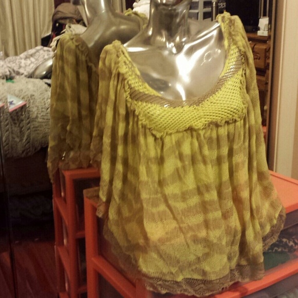 Boho anthropologie shirt.
