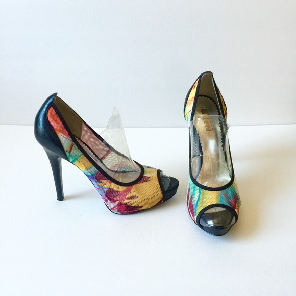 Report Signature: Mesh Stilettos - Picture 3 of 4