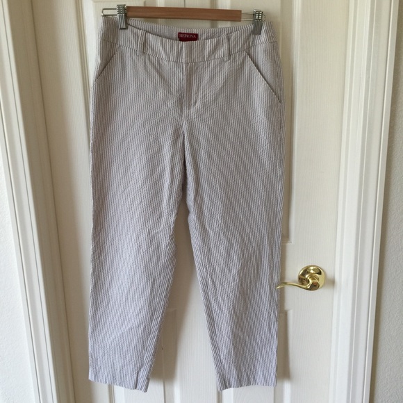 ✨Closet Clear-Out✨ Merona Seersucker Capris