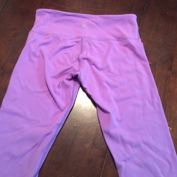 Cropped Lululemon reversible wonder under