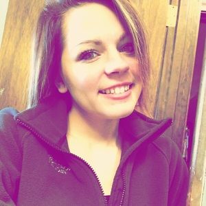 Meet your Posher, Crystal