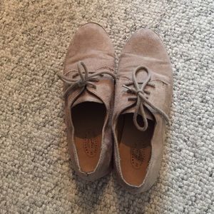 Gray oxfords