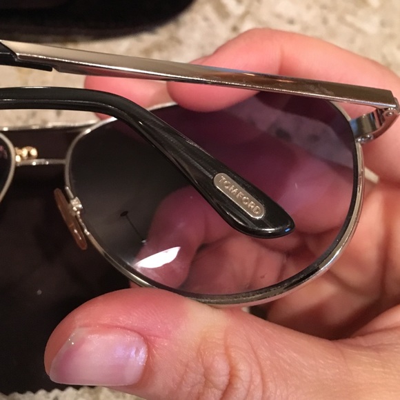 🎉TOM FORD aviator sunglasses - Picture 3 of 4