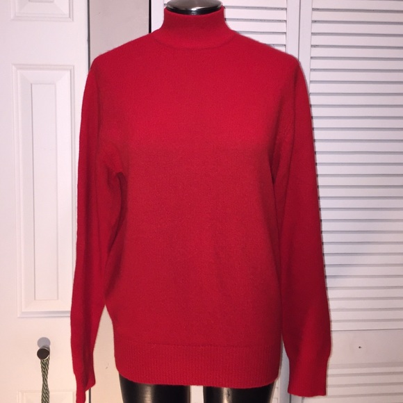 Beautiful soft 100% Cashmere turtleneck sweater