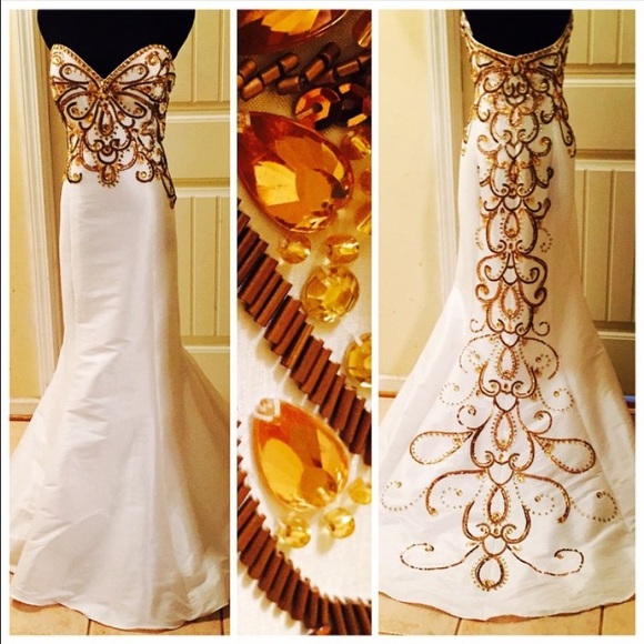 Prom/Pageant Dress - Picture 1 of 4