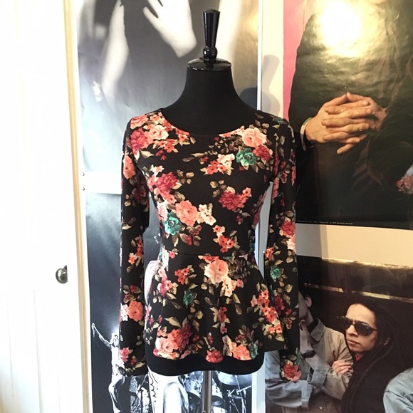 Xhilaration Long Sleeve Peplum Top.