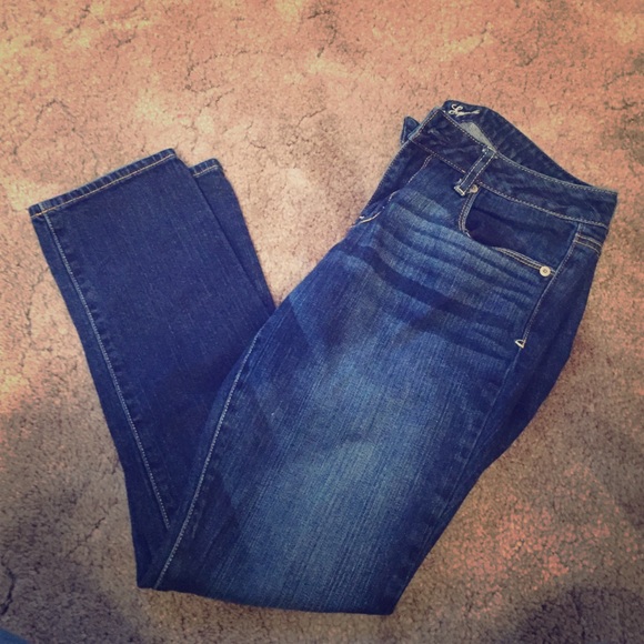 American Eagle Size 10 Dark Wash Short Jeans