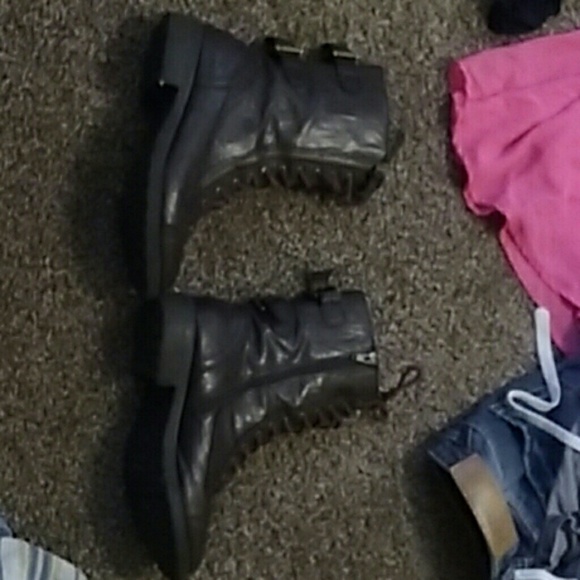 Combat boots