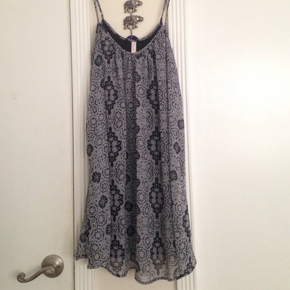 Black and grey flowy dress