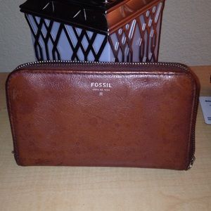Fossil wallet!