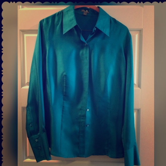 100% silk Ann Taylor top. Beautiful blue!