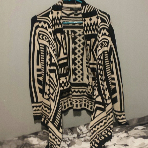 Sweaters - Tribal print sweater cardigan