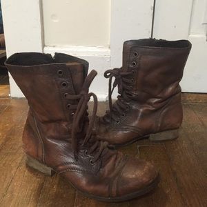 Steve Madden Combat boots. Size 8.5, brown