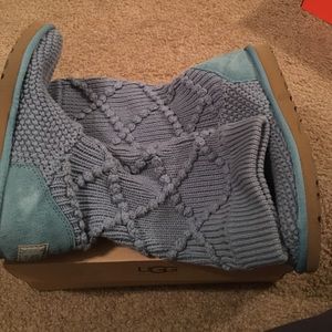 Size 8 light blue classic argyle knit uggs