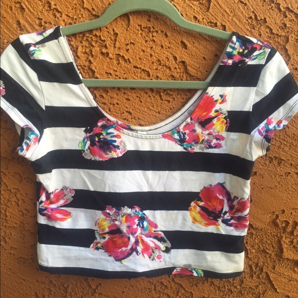 Crop Top Shirt Black and White Stripe with Flowers