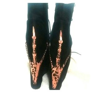 JEFFREY CAMPBELL DAMSEL CLAW SIZE 10