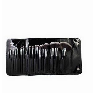 Morphe Set 686 18Pc Vegan Professional Brush NEW