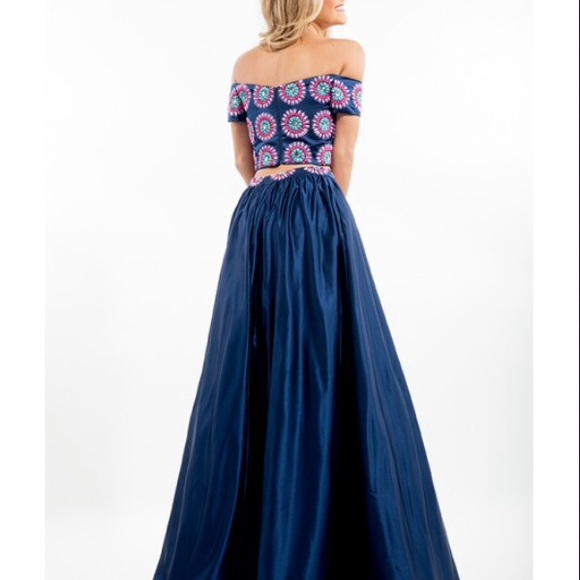 🚨SOLD!!🚨 Rachel Allan Prom Dress - Picture 3 of 4