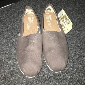 GREY TOMS NEW WITH TAG