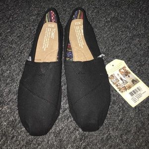 BLACK TOMS NEW WITH TAG