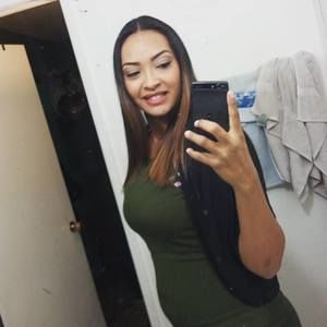 Meet your Posher, Elvia