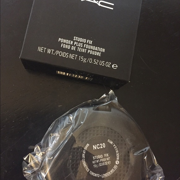 Mac NC20 pressed powder