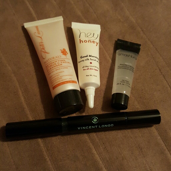 Makeup - Picture 3 of 4