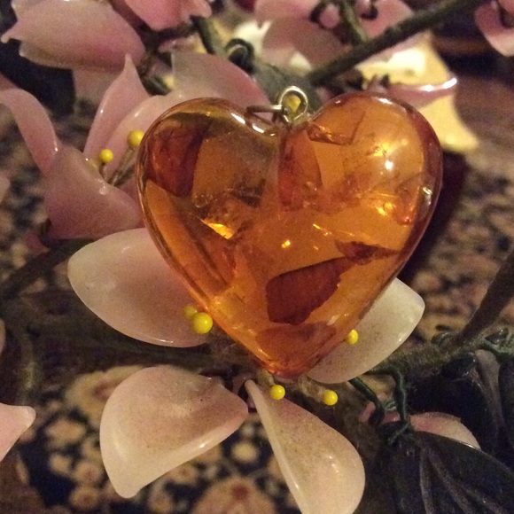 Amazing Baltic Amber heart pendent - Picture 2 of 4