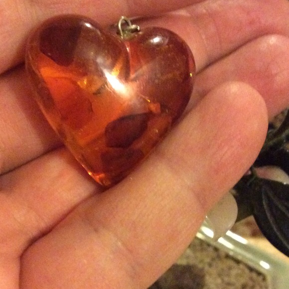 Amazing Baltic Amber heart pendent - Picture 4 of 4