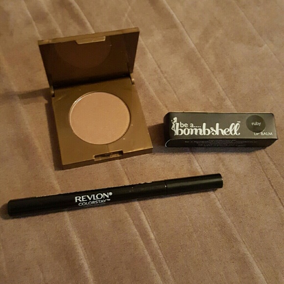 Makeup Bag - Picture 2 of 3