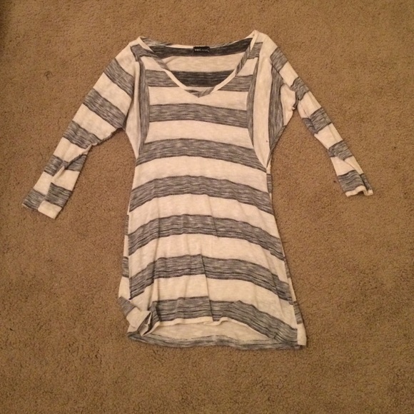 Mid sleeve top. Super cozy