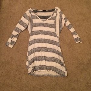 Mid sleeve top. Super cozy