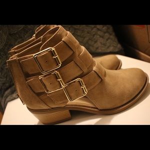 NEVER BEEN WORN- cute beige booties :)